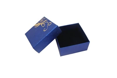 Confezione regalo con coperchio e base